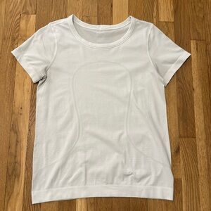 Lululemon Swiftly Tech Hip Length Top